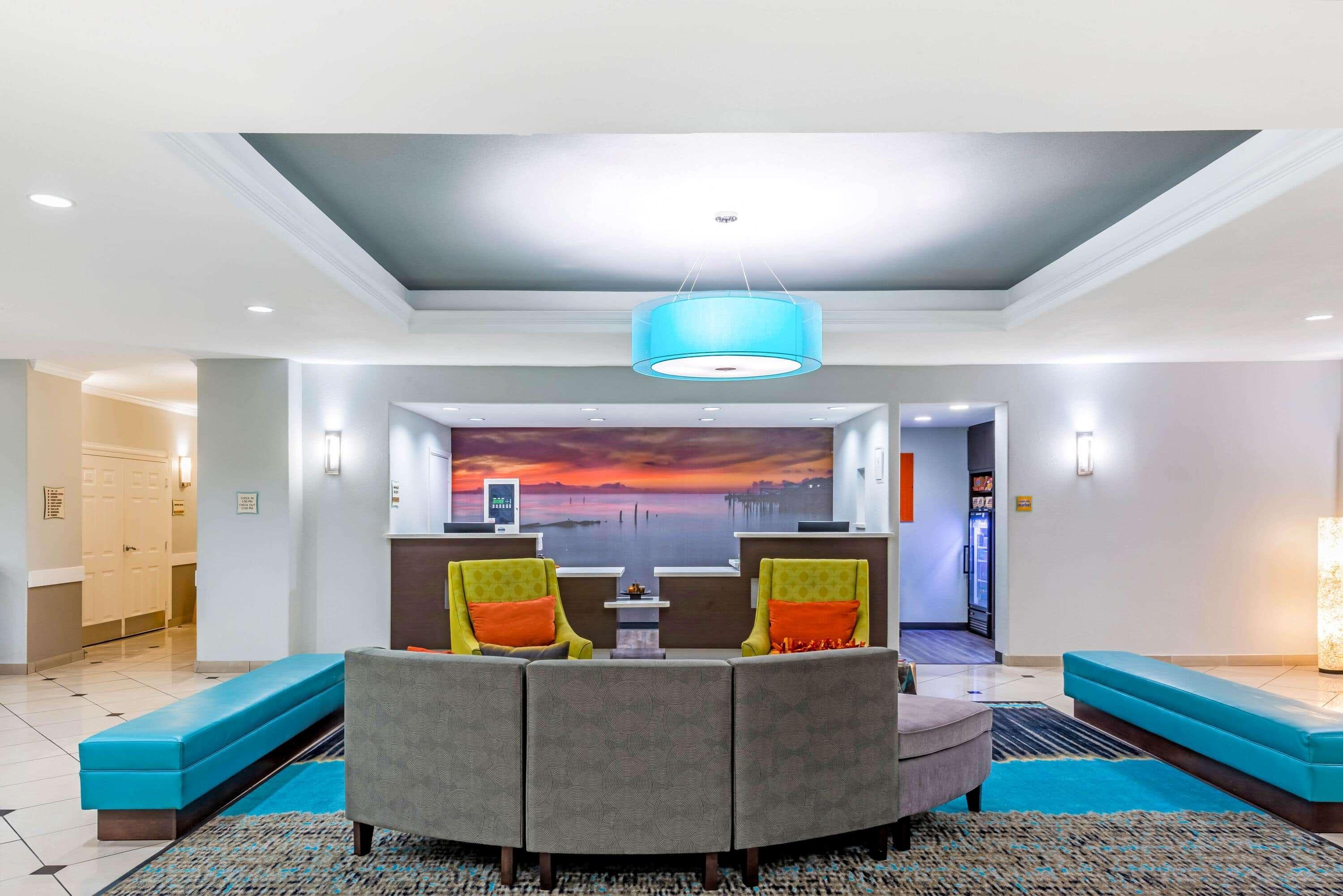 La Quinta By Wyndham Orange Hotel Exterior photo